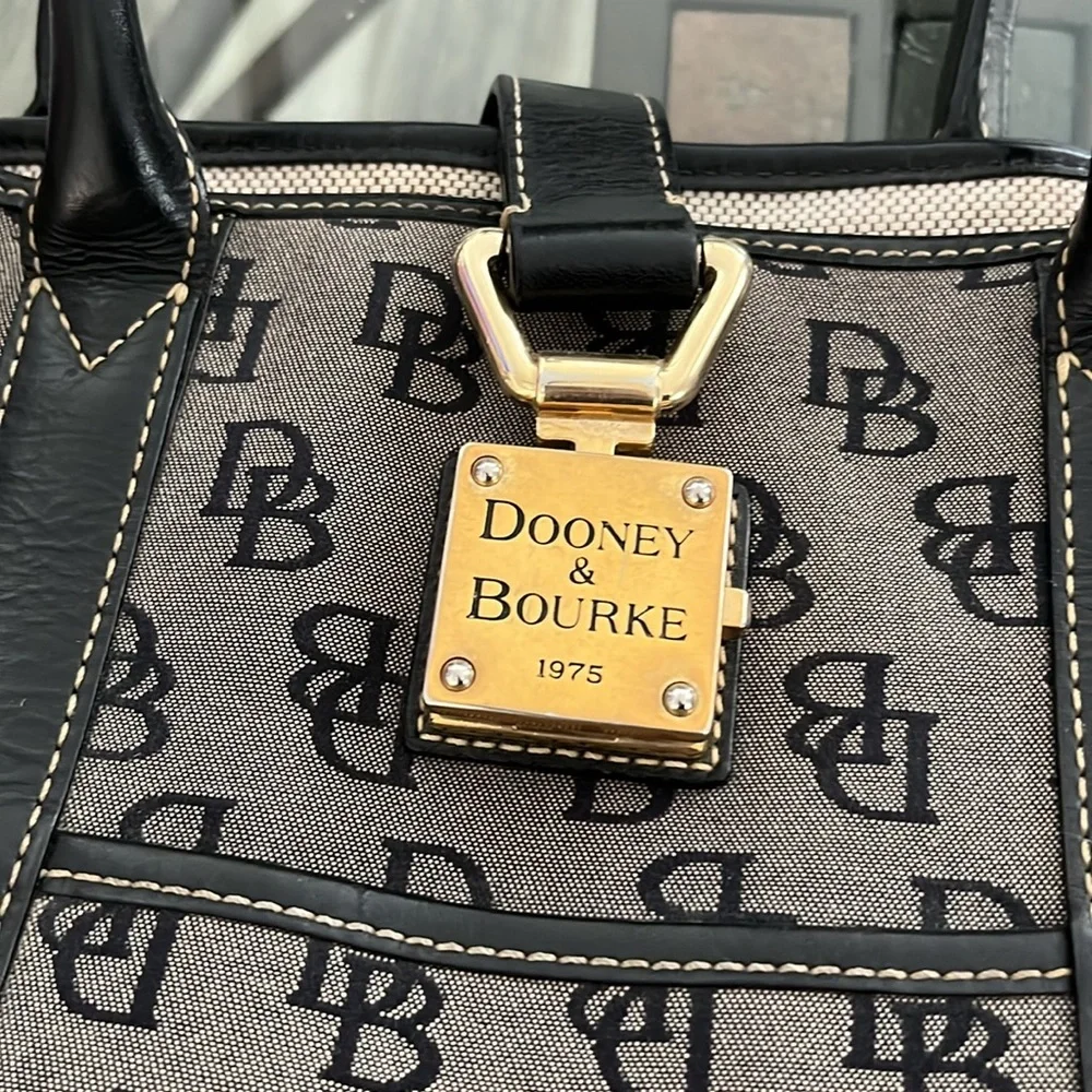 🖤🩶VINTAGE DOONEY & BOURKE PURSE 14Wx9.5L GREY & BLACK GREAT CONDITION! - Picture 3 of 13